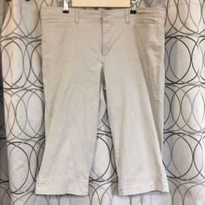 Venezia Khaki Capris